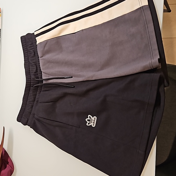 NWT Adidas Originals Split Two Tone Shorts Grey Black Small *AS SEEN ON TV* - Picture 11 of 14